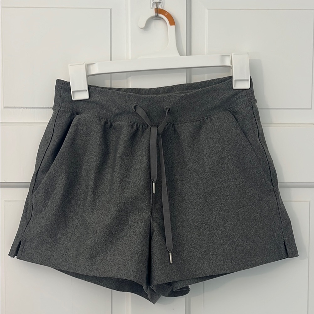 Old Navy Active Powersoft HIGH-RISE GO-DRY Women's Charcoal Drawstring Shorts
